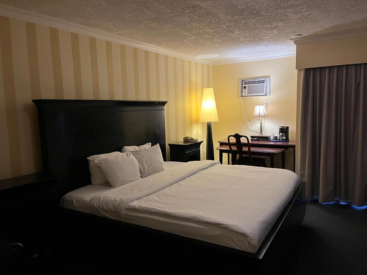 Hotel Island Travel Victoria